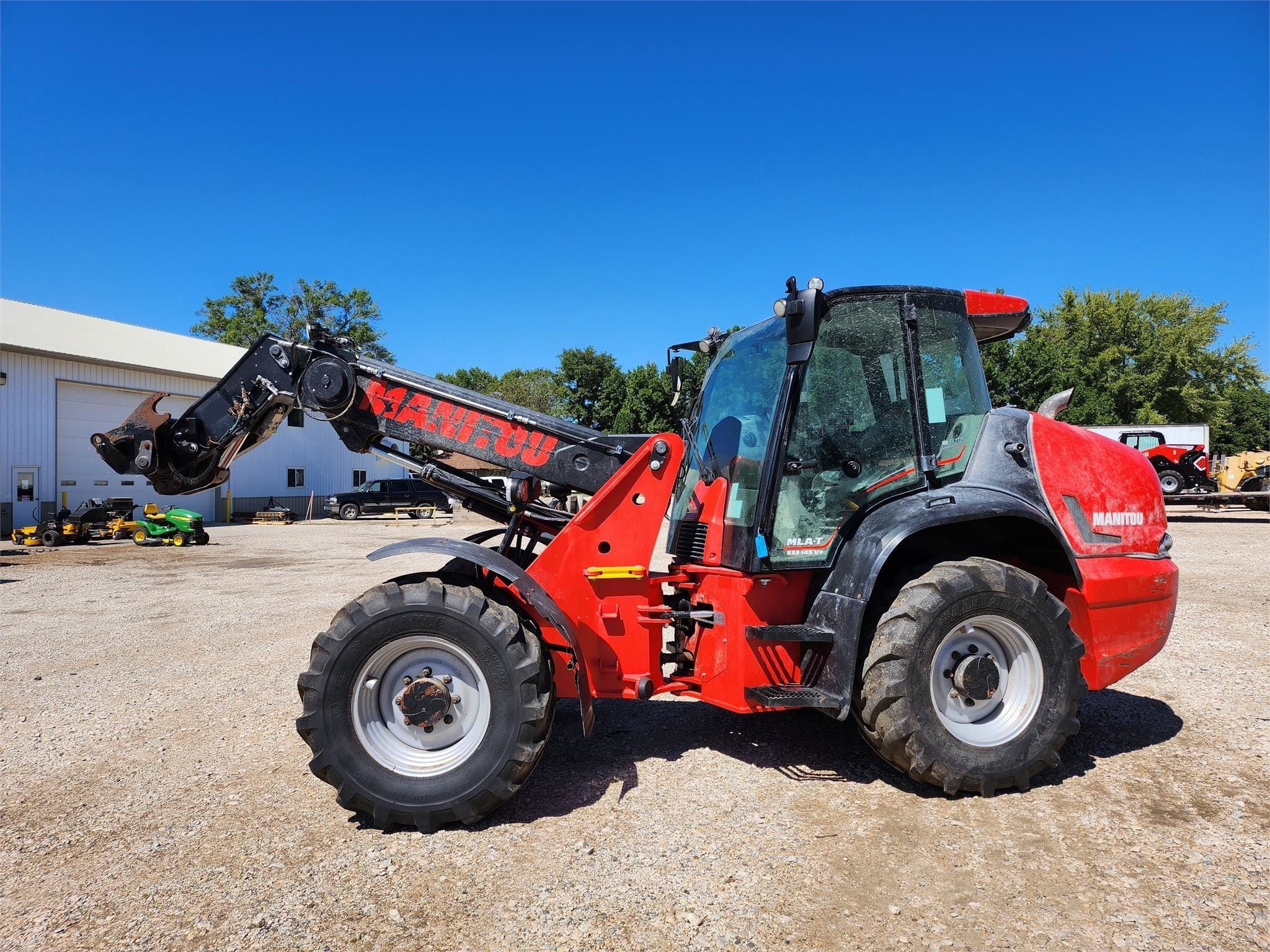 2022 Manitou MLA-T 533-145 V+ Equipment Image0