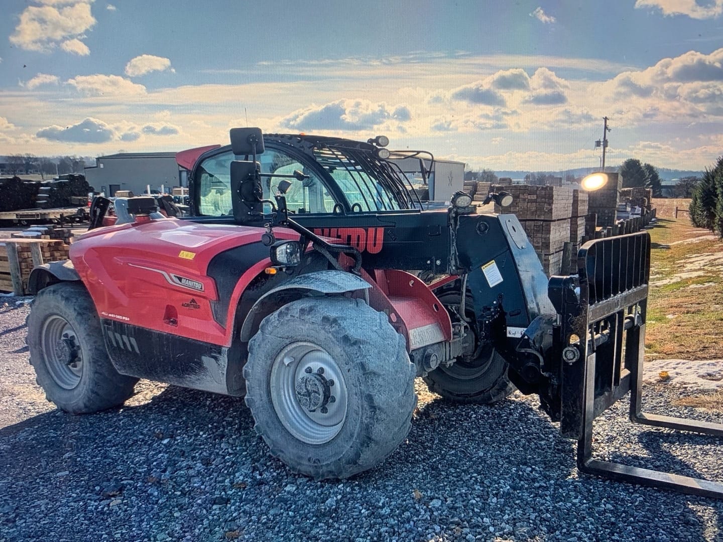 2022 Manitou MLT841-145PS+ Equipment Image0