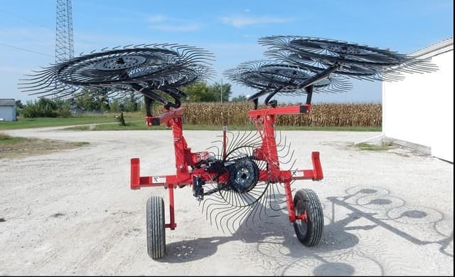 Image of Massey Ferguson 1510S equipment image 3