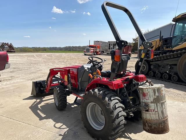 Image of Massey Ferguson 1526 equipment image 4