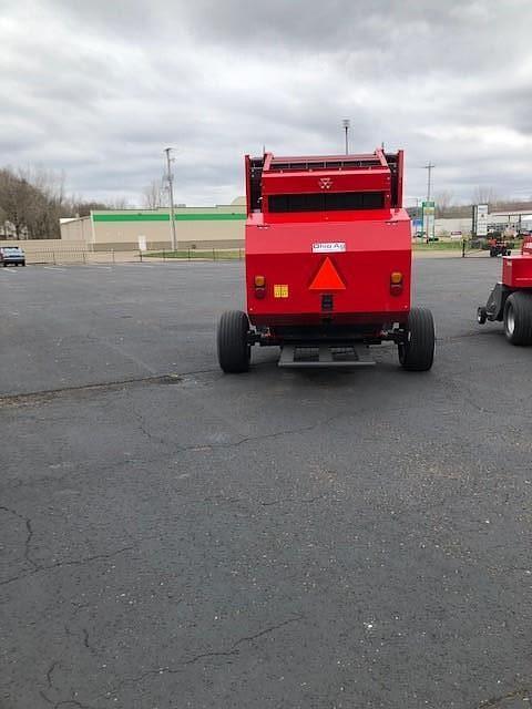 Image of Massey Ferguson Hesston 1745D equipment image 3