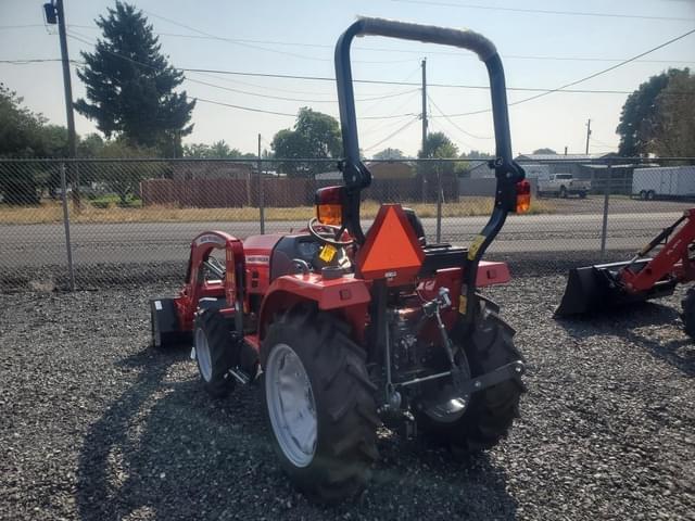 Image of Massey Ferguson 1825E equipment image 1