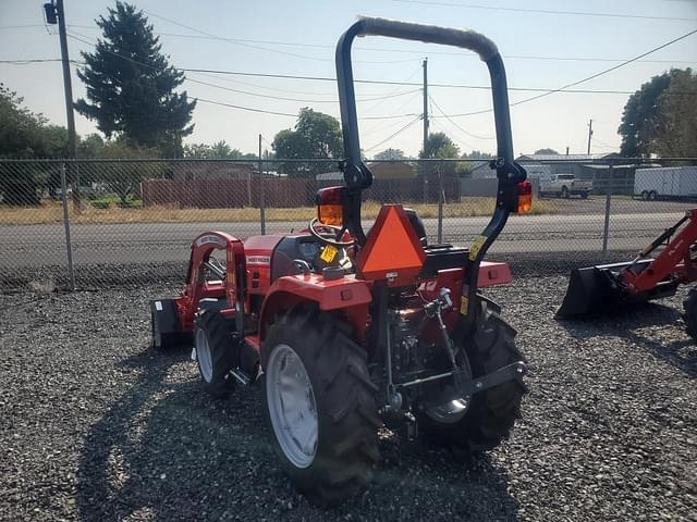 Image of Massey Ferguson 1825E equipment image 1