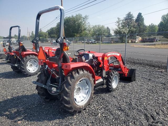 Image of Massey Ferguson 1825E equipment image 2