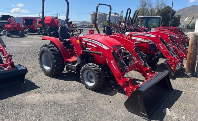 Image of Massey Ferguson 1825E equipment image 2