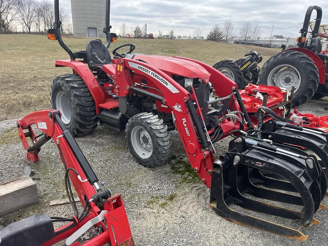 Image of Massey Ferguson 1825E Primary image