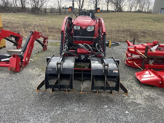 Image of Massey Ferguson 1825E equipment image 2