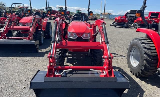 Image of Massey Ferguson 1825E equipment image 1