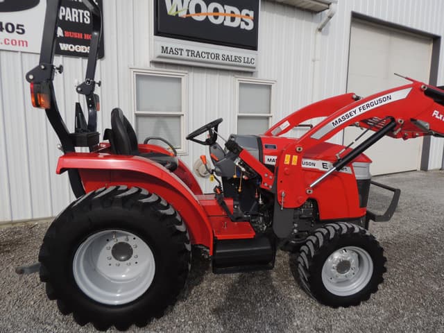 Image of Massey Ferguson 1825E equipment image 4