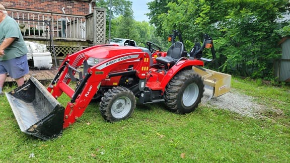 Main image Massey Ferguson 1825E