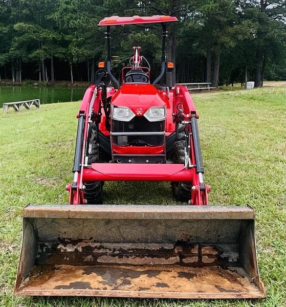Image of Massey Ferguson 1825E Image 1