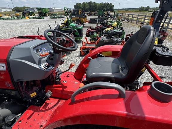 Image of Massey Ferguson 1835E equipment image 4