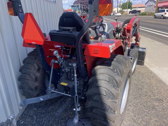 Image of Massey Ferguson 1835E equipment image 3