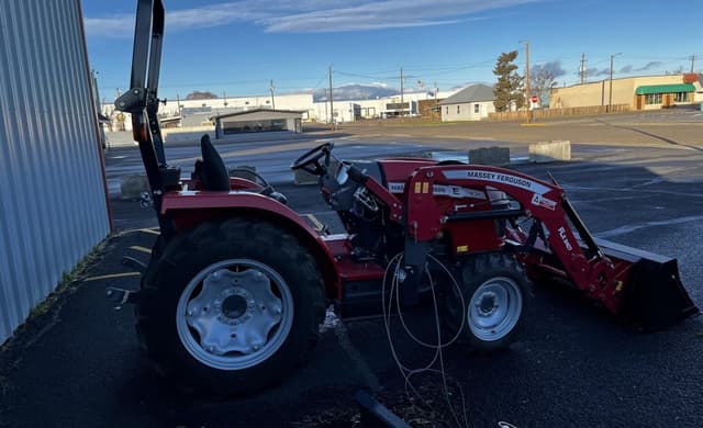 Image of Massey Ferguson 1835E equipment image 3