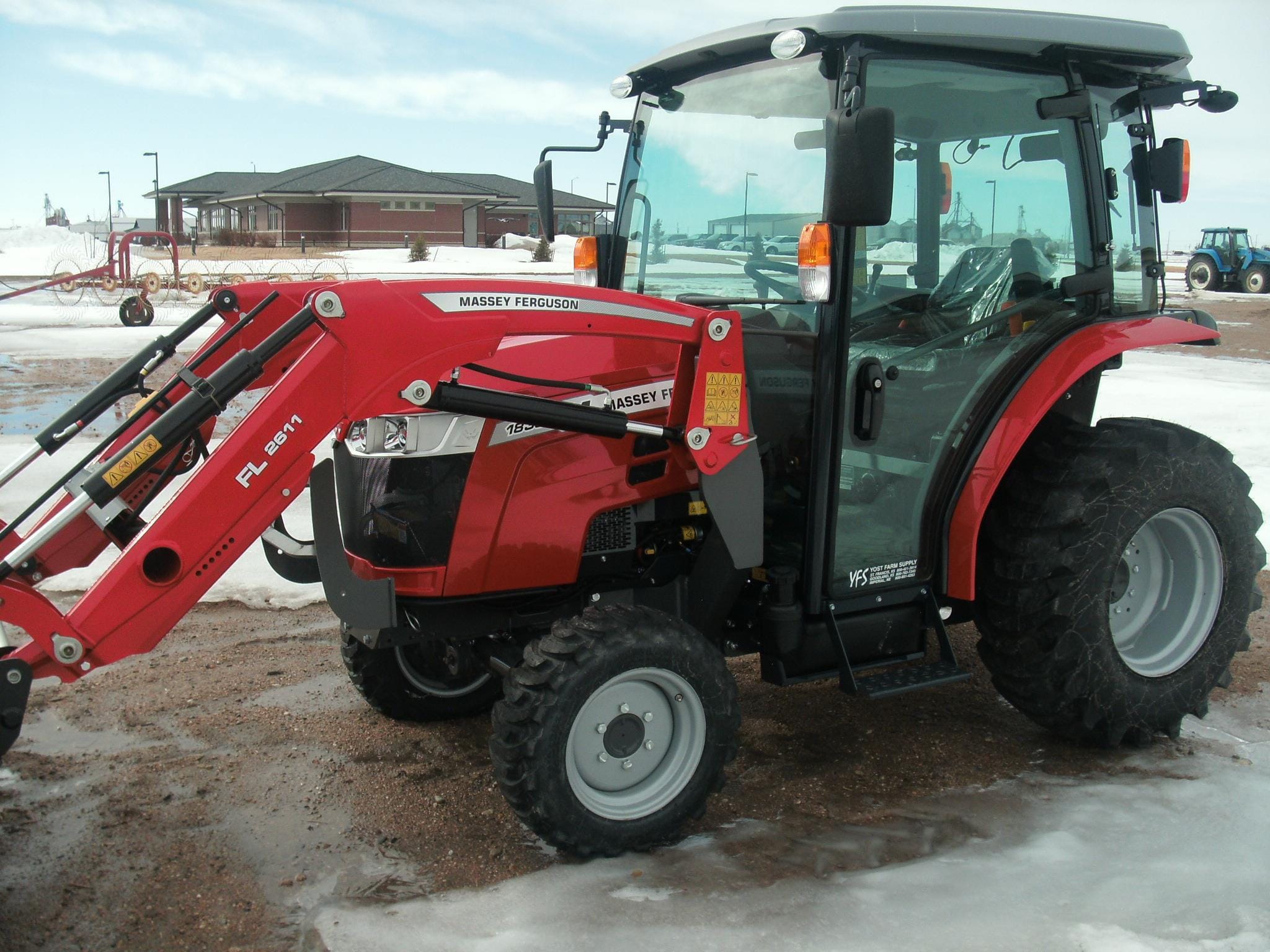 2022 Massey Ferguson 1835M Equipment Image0