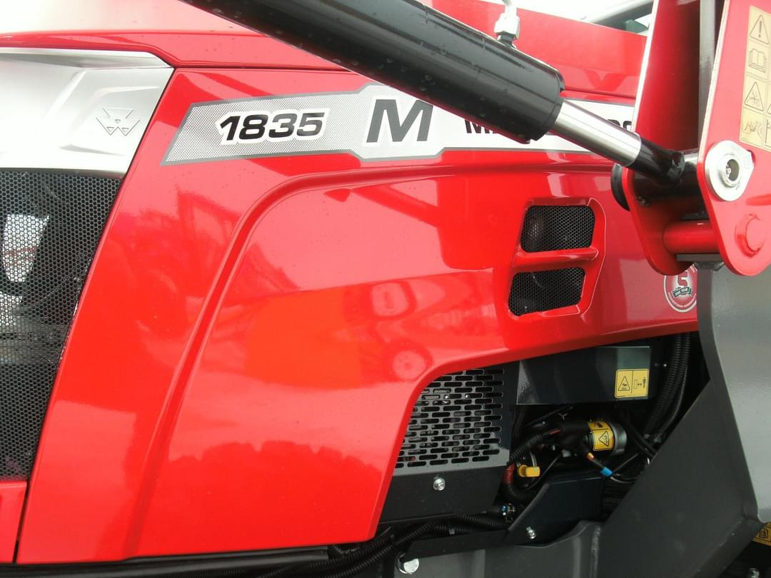 Image of Massey Ferguson 1835M Image 1