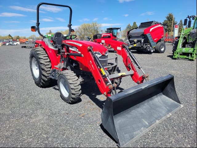 Image of Massey Ferguson 1835M equipment image 3