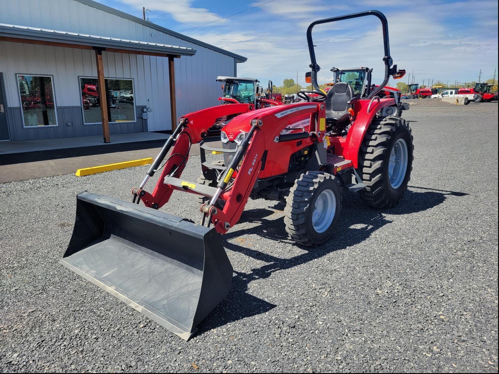 2022 Massey Ferguson 1835M Equipment Image0