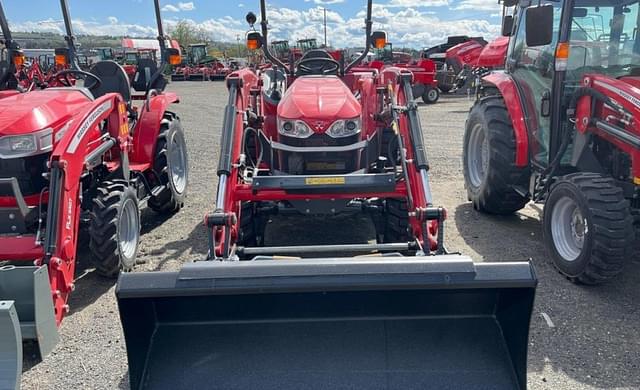 Image of Massey Ferguson 1835M equipment image 1