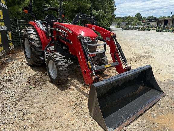 Image of Massey Ferguson 1835M equipment image 2