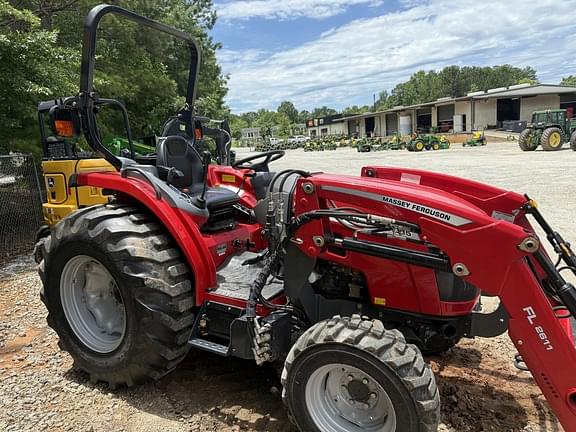 Image of Massey Ferguson 1835M equipment image 3