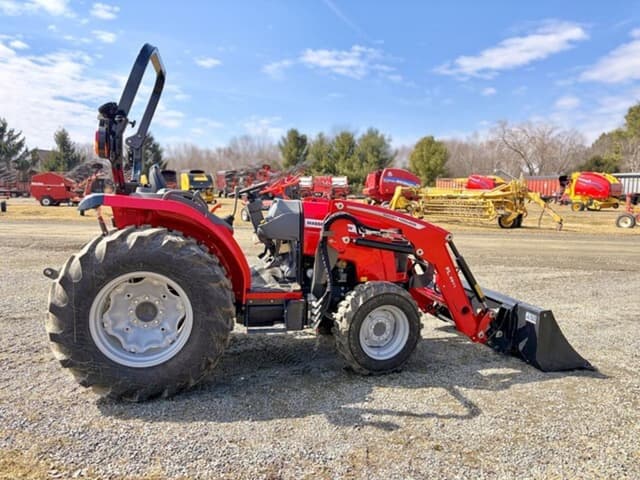 Image of Massey Ferguson 1835M equipment image 3