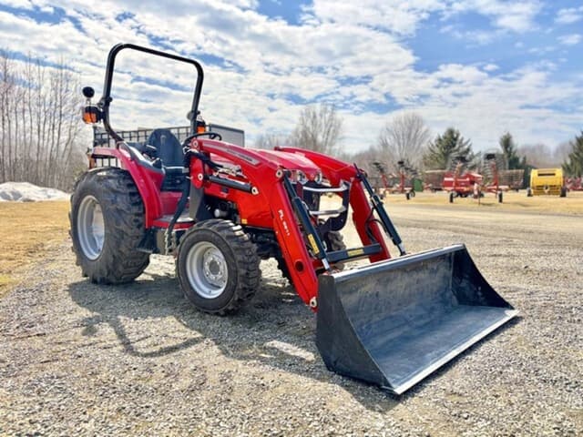 Image of Massey Ferguson 1835M equipment image 1