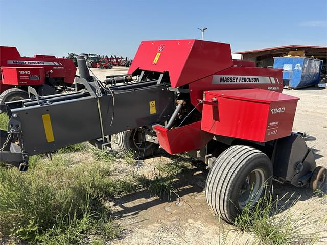 Image of Massey Ferguson 1840 equipment image 2