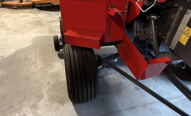 Image of Massey Ferguson 1840 equipment image 4