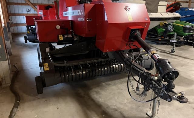 Image of Massey Ferguson 1840 equipment image 2