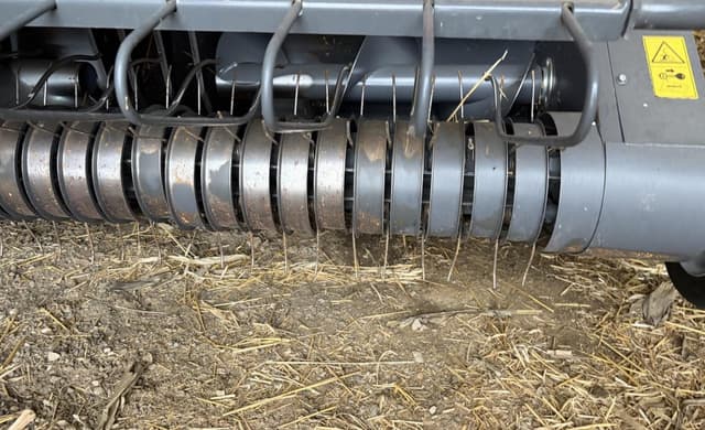 Image of Massey Ferguson 1840 equipment image 2