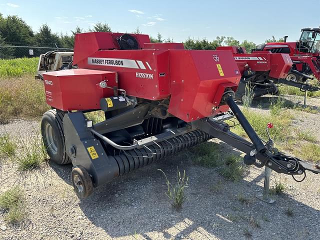 Image of Massey Ferguson 1840 equipment image 1