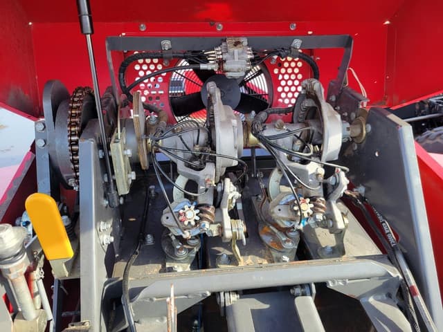 Image of Massey Ferguson 1840 equipment image 4