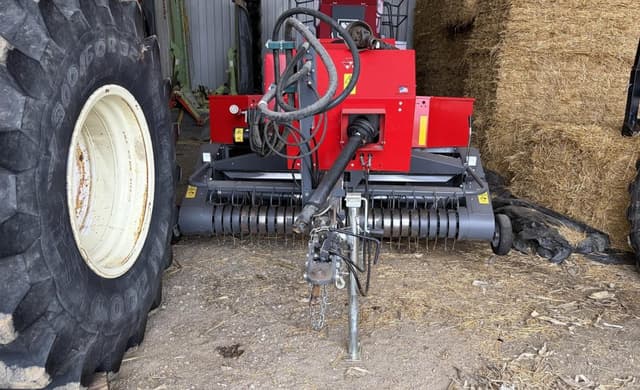 Image of Massey Ferguson 1840 equipment image 1