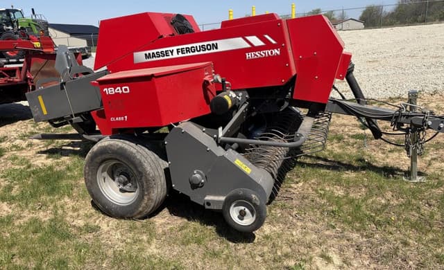 Image of Massey Ferguson 1840 equipment image 2