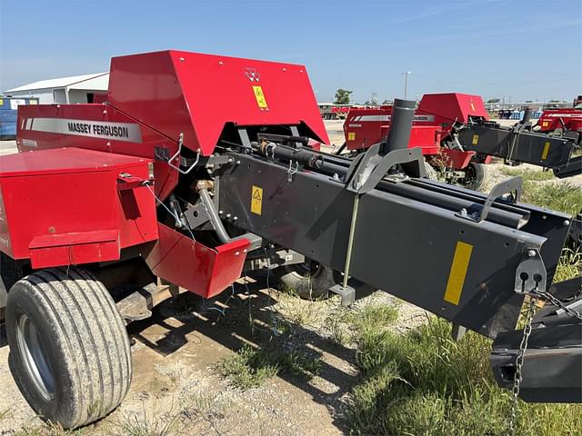 Image of Massey Ferguson 1840 equipment image 3