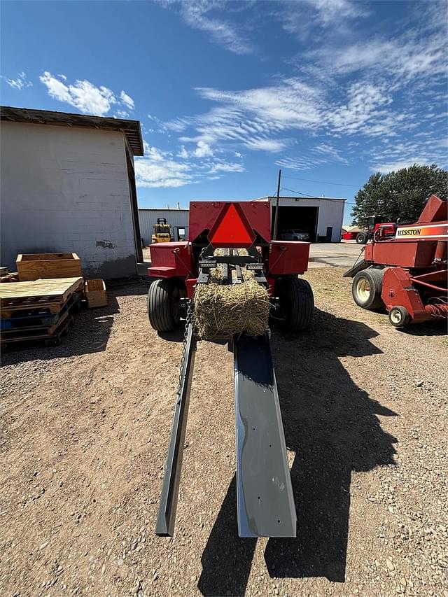 Image of Massey Ferguson 1840 equipment image 1