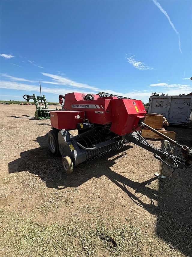 Image of Massey Ferguson 1840 equipment image 3