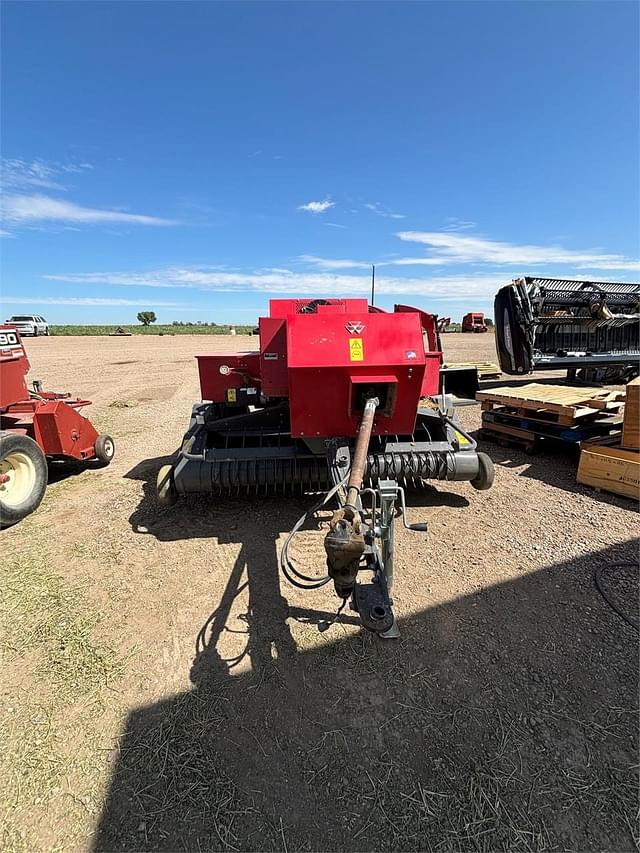 Image of Massey Ferguson 1840 equipment image 4