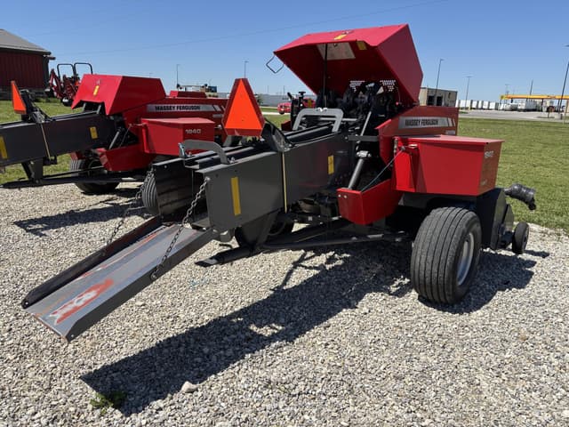 Image of Massey Ferguson 1840 equipment image 3