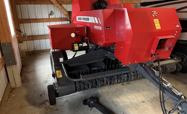 Image of Massey Ferguson 1840 equipment image 1