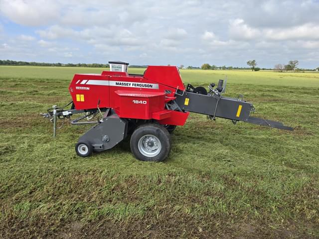 Image of Massey Ferguson 1840 equipment image 1