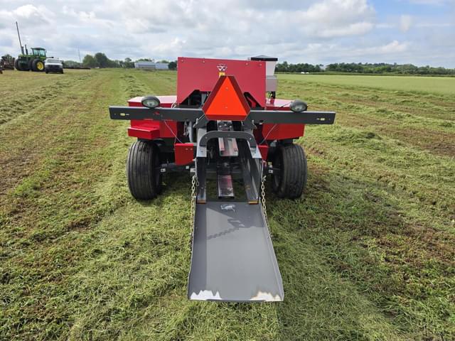 Image of Massey Ferguson 1840 equipment image 3