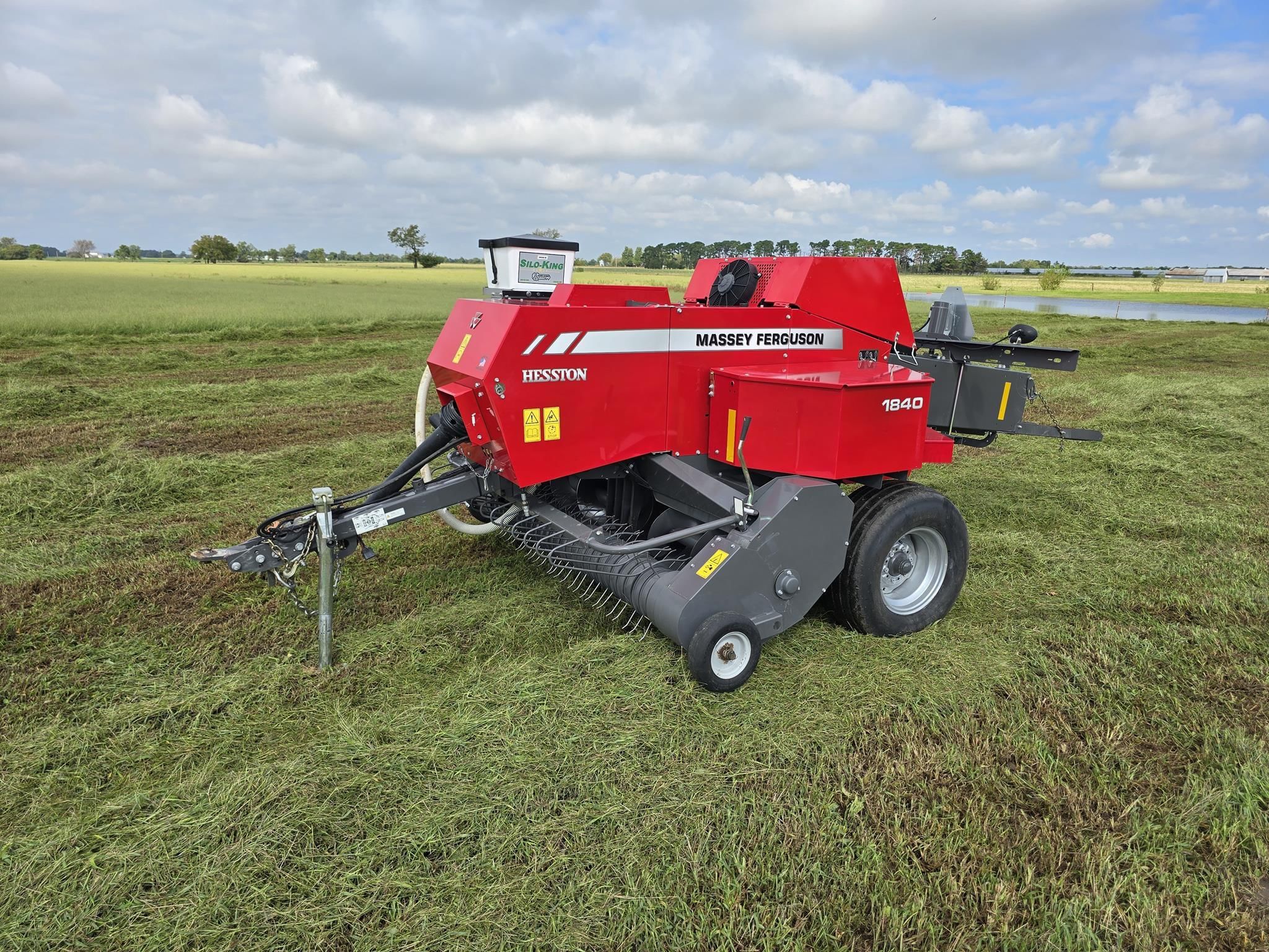 2022 Massey Ferguson 1840 Equipment Image0