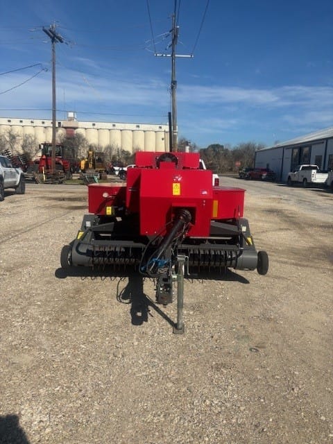 2022 Massey Ferguson 1840 Equipment Image0