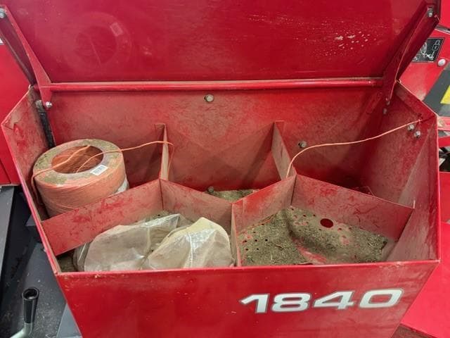 Image of Massey Ferguson 1840 equipment image 2