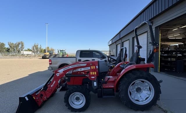 Image of Massey Ferguson 1840E equipment image 3