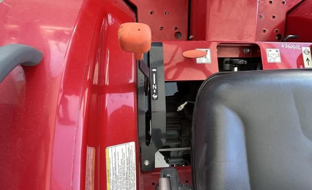 Image of Massey Ferguson 1840E equipment image 4