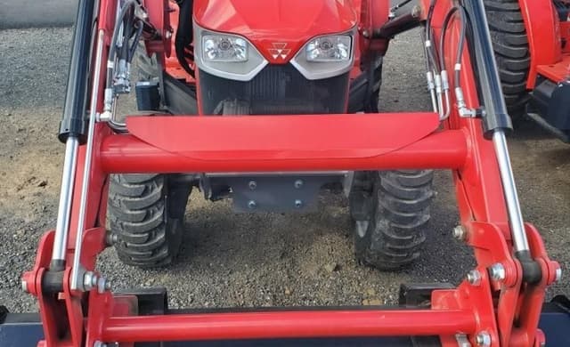 Image of Massey Ferguson 1840E equipment image 1