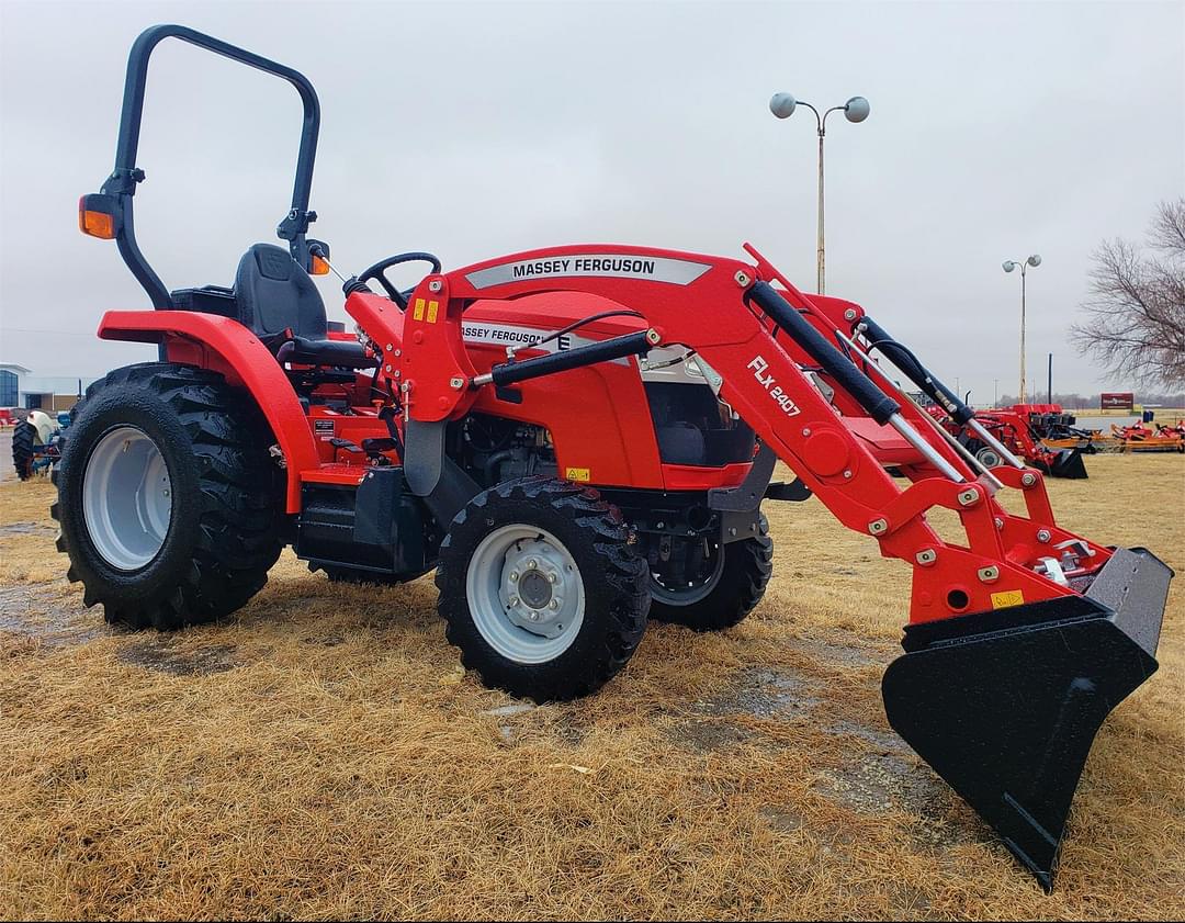 Image of Massey Ferguson 1840E Image 0